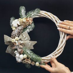 новогодний венок праздничный, декоративный новогодний венок, венок для декора 30 см, новогодний венок с шишками, венок из искусственной хвои, праздничный венок на дверь, новогодний декор для дома, декоративный венок с бантом, украшение для новогоднего интерьера, рождественский венок с блестками, новогодний венок ручной работы, венок с искусственным снегом, святковий новорічний вінок, декоративний новорічний вінок, вінок для декору 30 см, новорічний вінок з шишками, вінок зі штучної хвої, святковий вінок на двері, новорічний декор для дому, декоративний вінок з бантом, прикраса для новорічного інтер’єру, різдвяний вінок з блискітками, новорічний вінок ручної роботи, вінок зі штучним снігом