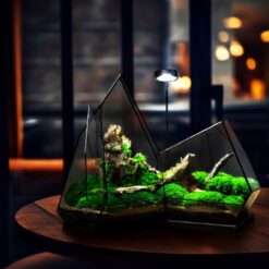 флорариум с подсветкой лесное сияние, декоративный флорариум для интерьера, флорариум стеклянный с мхом и лампой, флорариум для офиса, оригинальный подарок флорариум, композиция с натуральными элементами и светом, флорариум лесное сияние 40х48х29, миниатюрный лес в стекле, флораріум із підсвіткою лісове сяйво, декоративний флораріум для інтер’єру, флораріум скляний із мохом та лампою, флораріум для офісу, оригінальний подарунок флораріум, композиція з натуральними елементами та світлом, флораріум лісове сяйво 40х48х29, мініатюрний ліс у склі