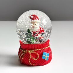 новогодний снежный мини-шар 7 см, снежный шар с Санта Клаусом, шар со снеговиком и ёлкой, миниатюрный снежный шар, декор снежный шар 7 см, сувенир шар на Новый год, шар с новогодними фигурками, снежный шар с эффектом снегопада, маленький шар для декора, снежный шар с ёлкой, новорічний сніжний міні-шар 7 см, сніжна куля з Санта Клаусом, куля зі сніговиком та ялинкою, мініатюрна сніжна куля, декор сніжна куля 7 см, сувенір куля на Новий рік, куля з новорічними фігурками, сніжна куля з ефектом снігопаду, маленька куля для декору, сніжна куля з ялинкою