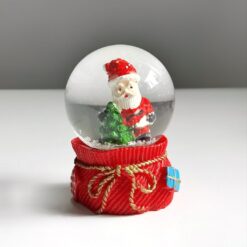 новогодний снежный мини-шар 7 см, снежный шар с Санта Клаусом, шар со снеговиком и ёлкой, миниатюрный снежный шар, декор снежный шар 7 см, сувенир шар на Новый год, шар с новогодними фигурками, снежный шар с эффектом снегопада, маленький шар для декора, снежный шар с ёлкой, новорічний сніжний міні-шар 7 см, сніжна куля з Санта Клаусом, куля зі сніговиком та ялинкою, мініатюрна сніжна куля, декор сніжна куля 7 см, сувенір куля на Новий рік, куля з новорічними фігурками, сніжна куля з ефектом снігопаду, маленька куля для декору, сніжна куля з ялинкою