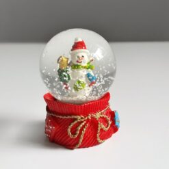 новогодний снежный мини-шар 7 см, снежный шар с Санта Клаусом, шар со снеговиком и ёлкой, миниатюрный снежный шар, декор снежный шар 7 см, сувенир шар на Новый год, шар с новогодними фигурками, снежный шар с эффектом снегопада, маленький шар для декора, снежный шар с ёлкой, новорічний сніжний міні-шар 7 см, сніжна куля з Санта Клаусом, куля зі сніговиком та ялинкою, мініатюрна сніжна куля, декор сніжна куля 7 см, сувенір куля на Новий рік, куля з новорічними фігурками, сніжна куля з ефектом снігопаду, маленька куля для декору, сніжна куля з ялинкою